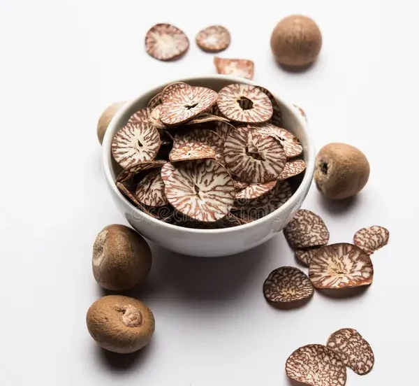 areca-nut-seed-areca-palm-chip-form-betel-nut-chips-bowl-also-known-as-slices-supari-india-used-175825969
